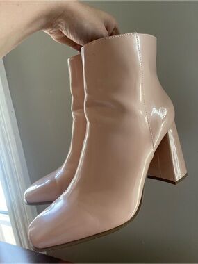 Women's J.Lo Patent Block Heel Ankle Boots